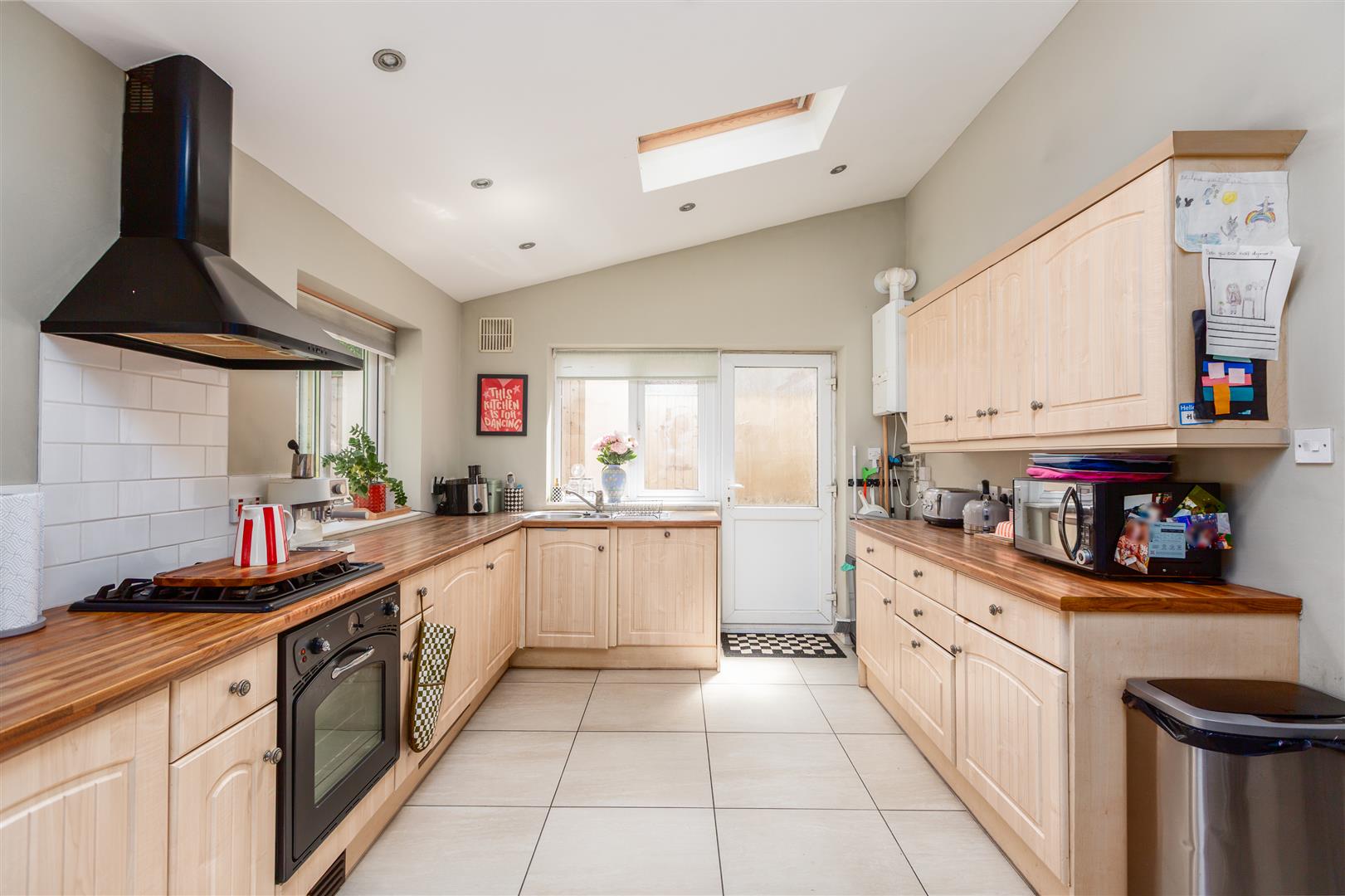 Carmarthen Road, Fforestfach, Swansea, SA5 4BN